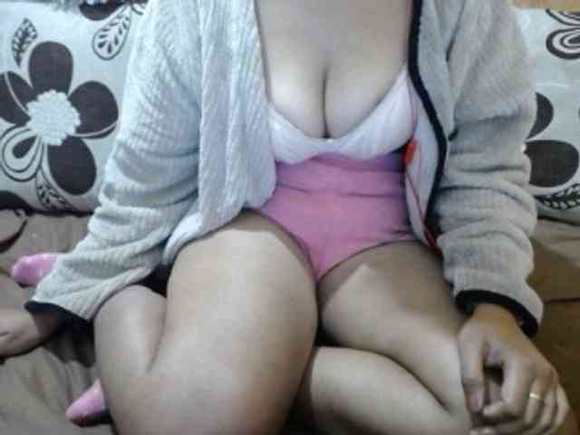Prettyjannetta Live Webcam on BongaCams