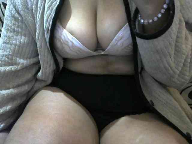Prettyjannetta webcam