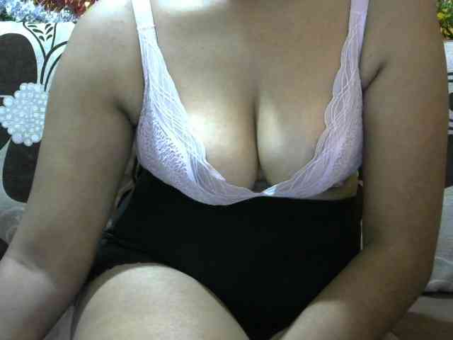 Prettyjannetta webcam