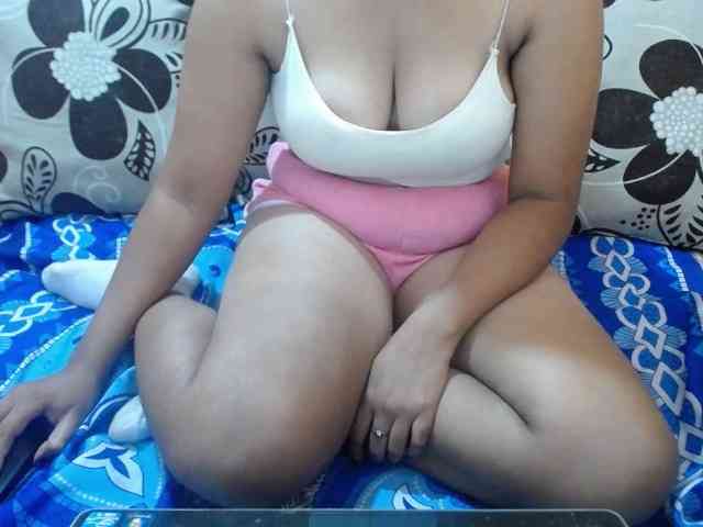 Prettyjannetta webcam
