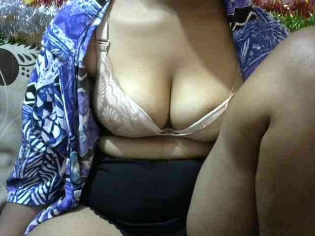 Prettyjannetta's webcam live show