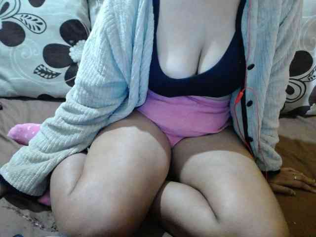 Prettyjannetta webcam