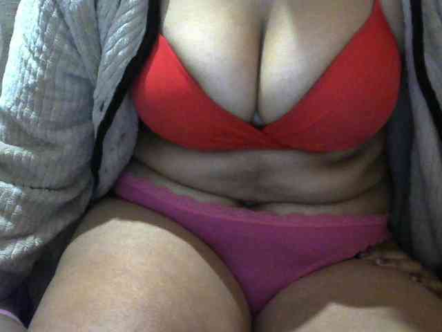 Prettyjannetta webcam