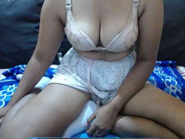 Prettyjannetta webcam