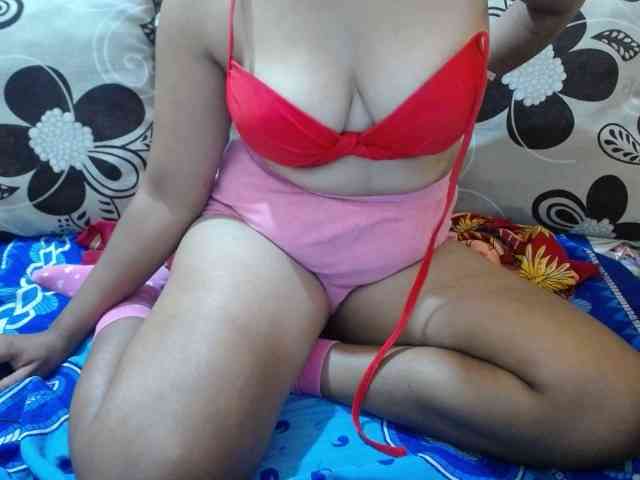 Prettyjannetta webcam