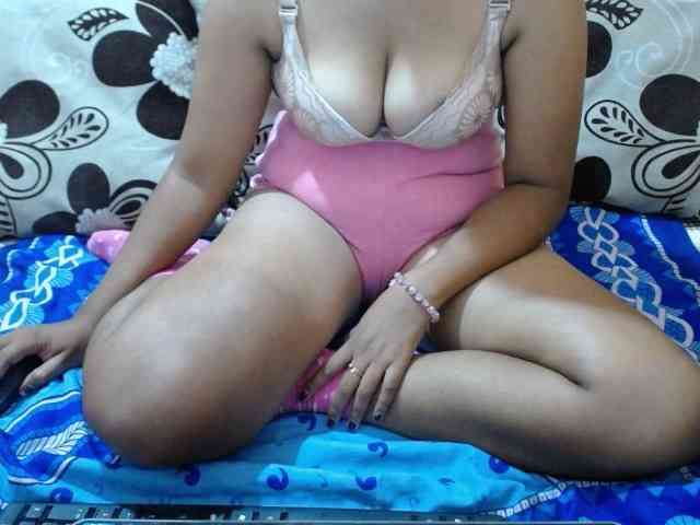 Prettyjannetta webcam