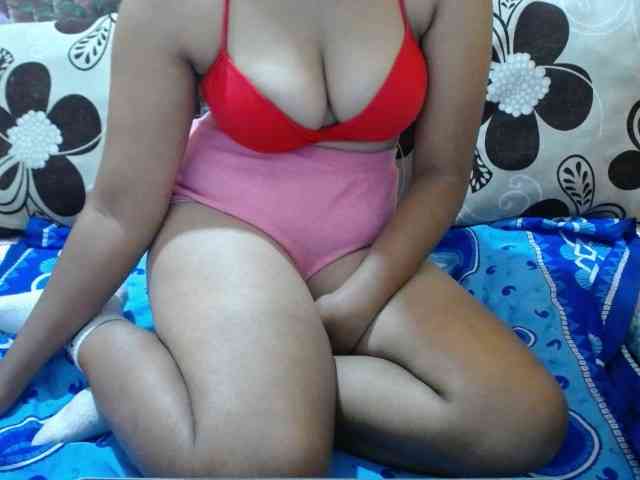 Prettyjannetta webcam