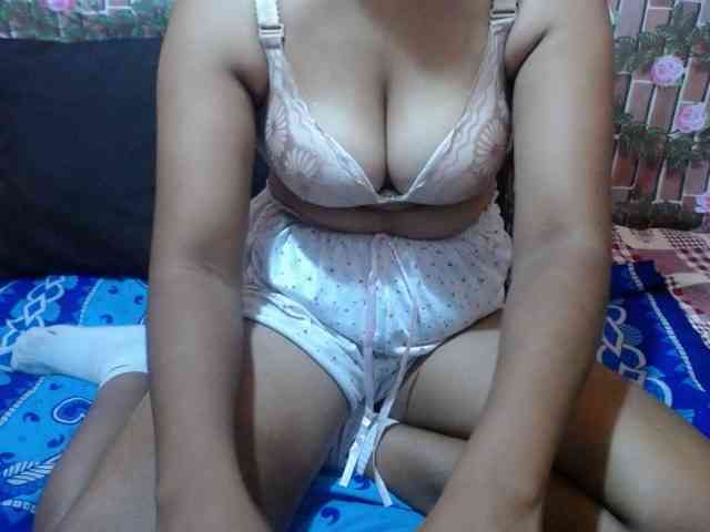 Prettyjannetta webcam