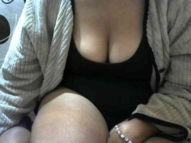 Prettyjannetta webcam