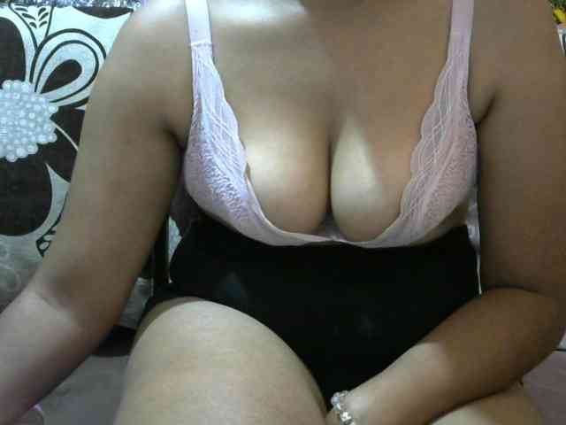 Prettyjannetta webcam