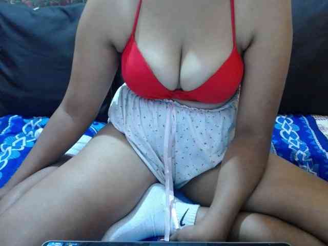 Prettyjannetta webcam