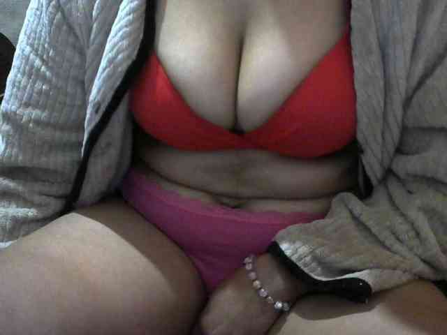 Prettyjannetta webcam