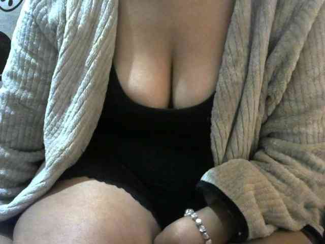 Prettyjannetta webcam