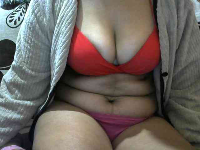 Prettyjannetta webcam