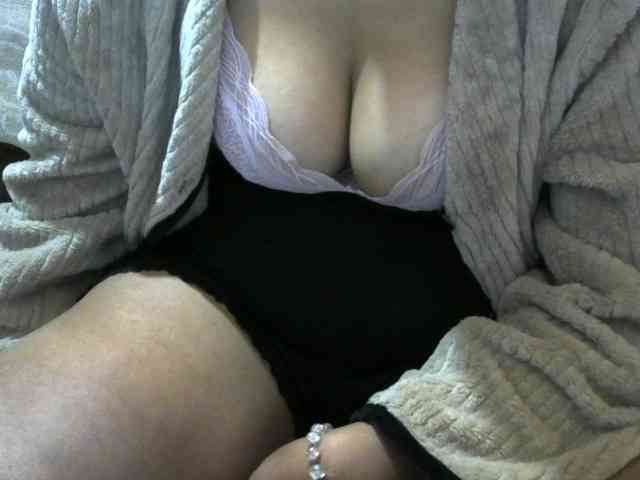 Prettyjannetta webcam