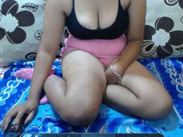 Prettyjannetta webcam