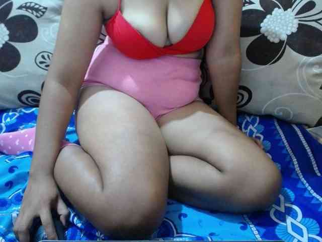 Prettyjannetta webcam