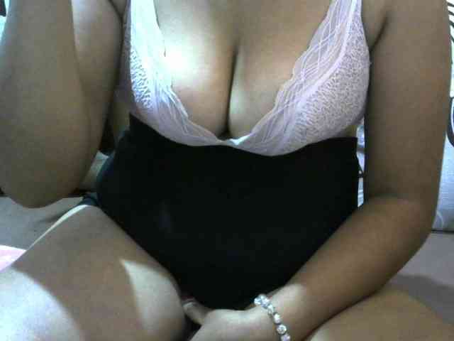 Prettyjannetta webcam