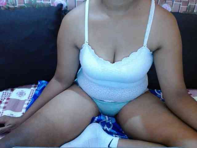 Prettyjannetta webcam