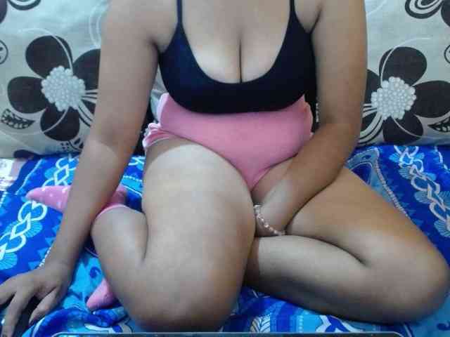 Prettyjannetta webcam