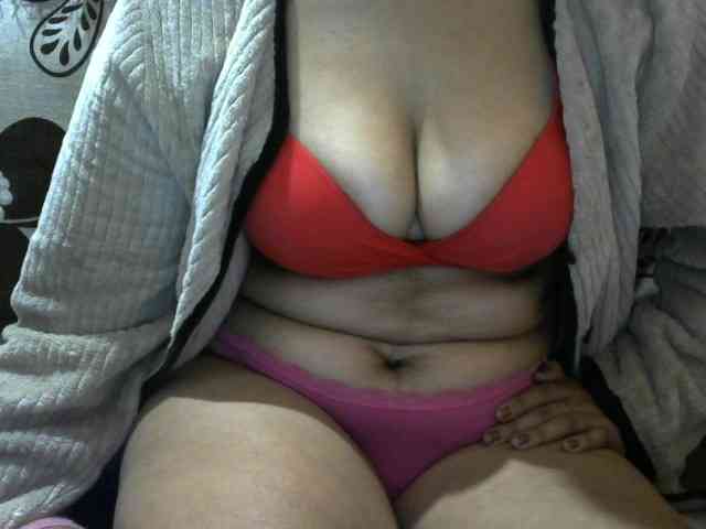 Prettyjannetta webcam