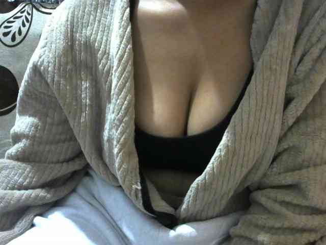 Prettyjannetta webcam