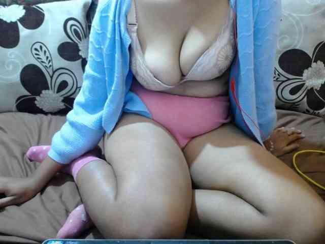 Prettyjannetta webcam
