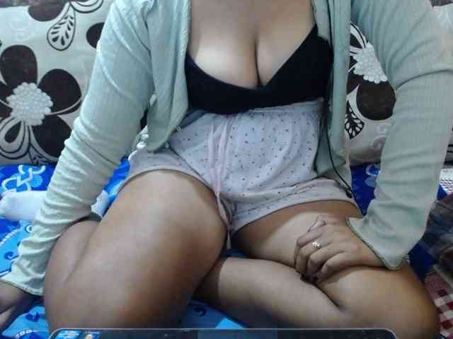 Prettyjannetta webcam