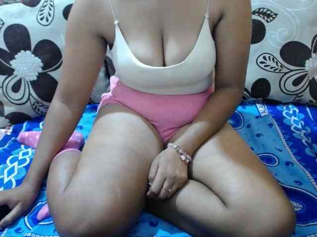 Prettyjannetta webcam