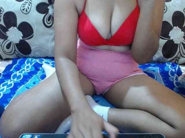 Prettyjannetta webcam