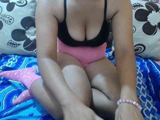 Prettyjannetta webcam