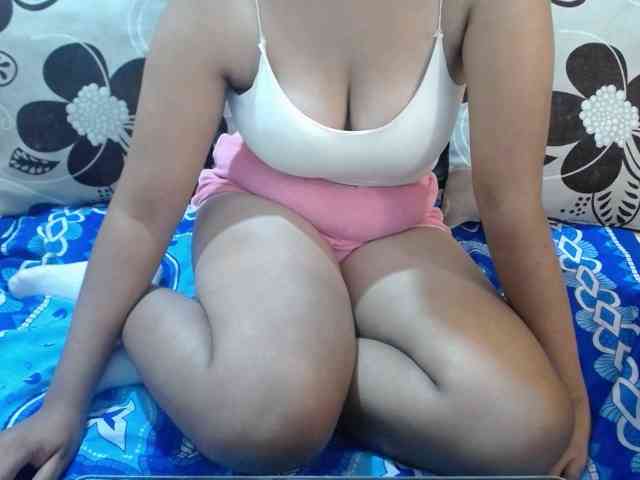 Prettyjannetta webcam