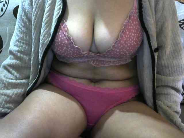 Prettyjannetta webcam