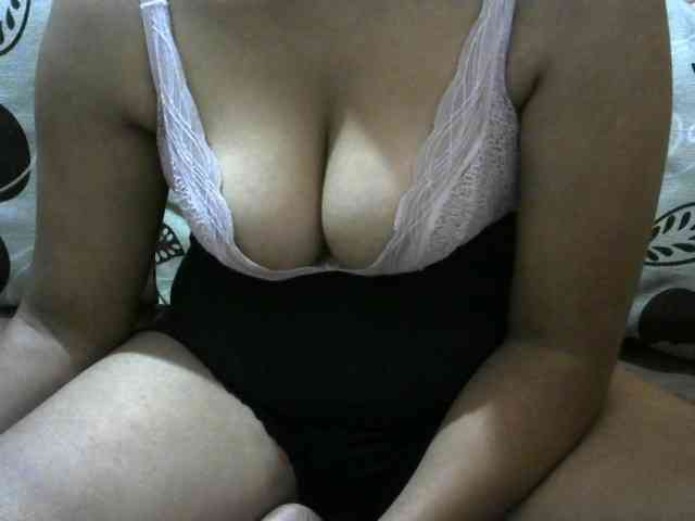 Prettyjannetta webcam