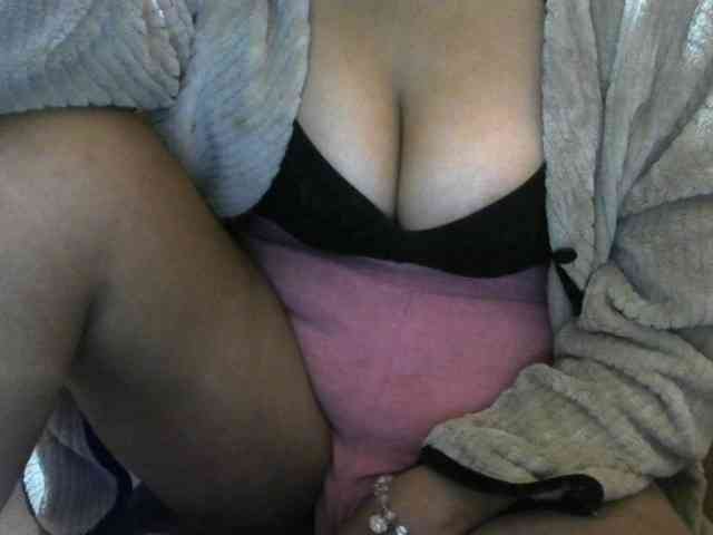 Prettyjannetta webcam
