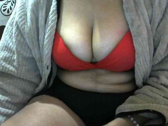 Prettyjannetta webcam