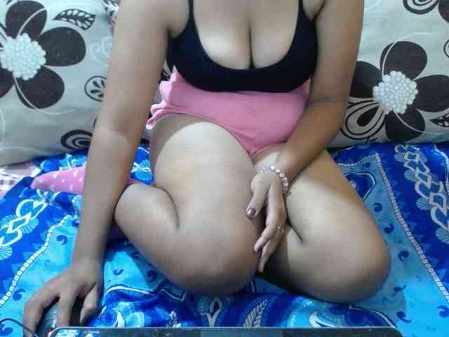 Prettyjannetta webcam
