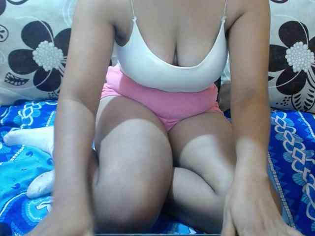 Prettyjannetta webcam
