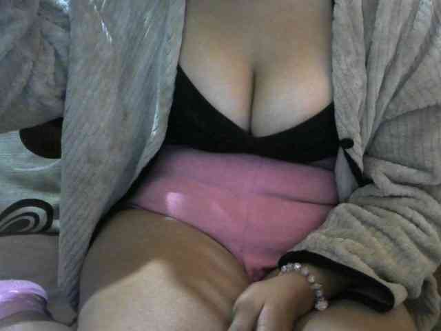 Prettyjannetta webcam