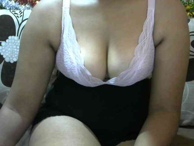 Prettyjannetta webcam