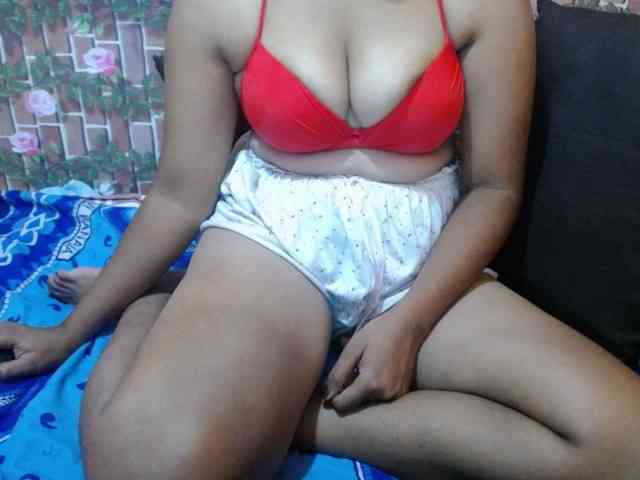 Prettyjannetta webcam