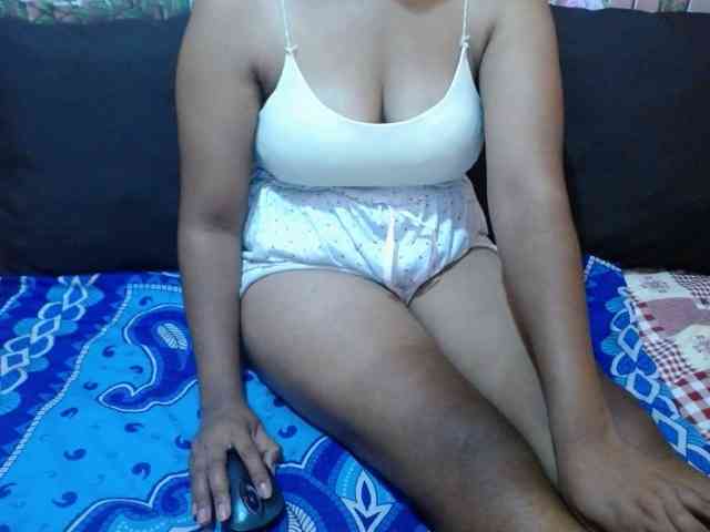 Prettyjannetta webcam