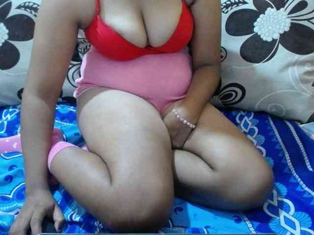 Prettyjannetta webcam