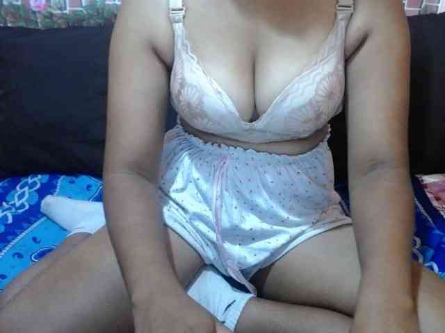 Prettyjannetta webcam