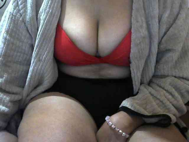 Prettyjannetta webcam