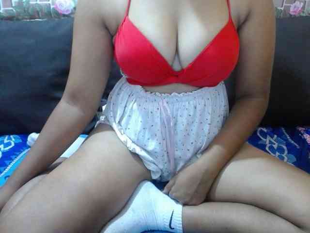 Prettyjannetta webcam