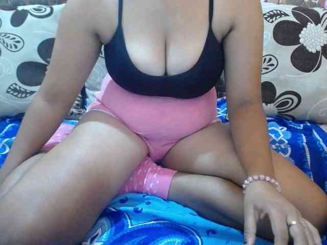 Prettyjannetta webcam