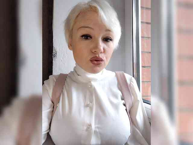 smeh-i-greh Live Webcam on BongaCams