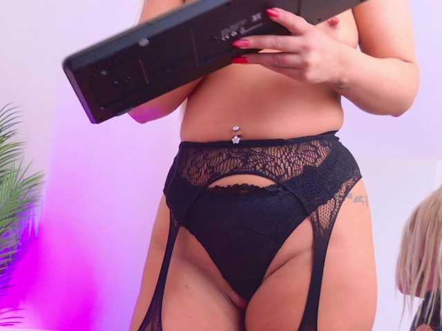 BlondieEve live cam on BongaCams