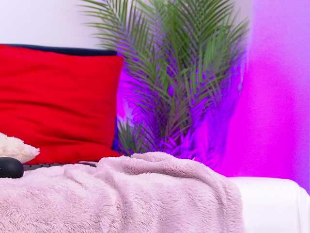 BlondieEve live cam on BongaCams
